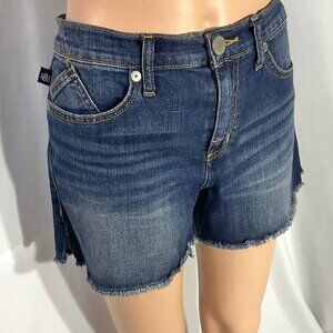 Rock & Republic Sz 8 Kimber Jean Raw Hem Shorts